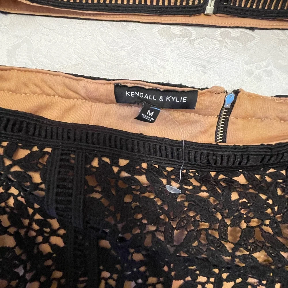 Kendall & Kylie Two piece skirt and top-NWOT-Black lace over nude underlay - Picture 6 of 6